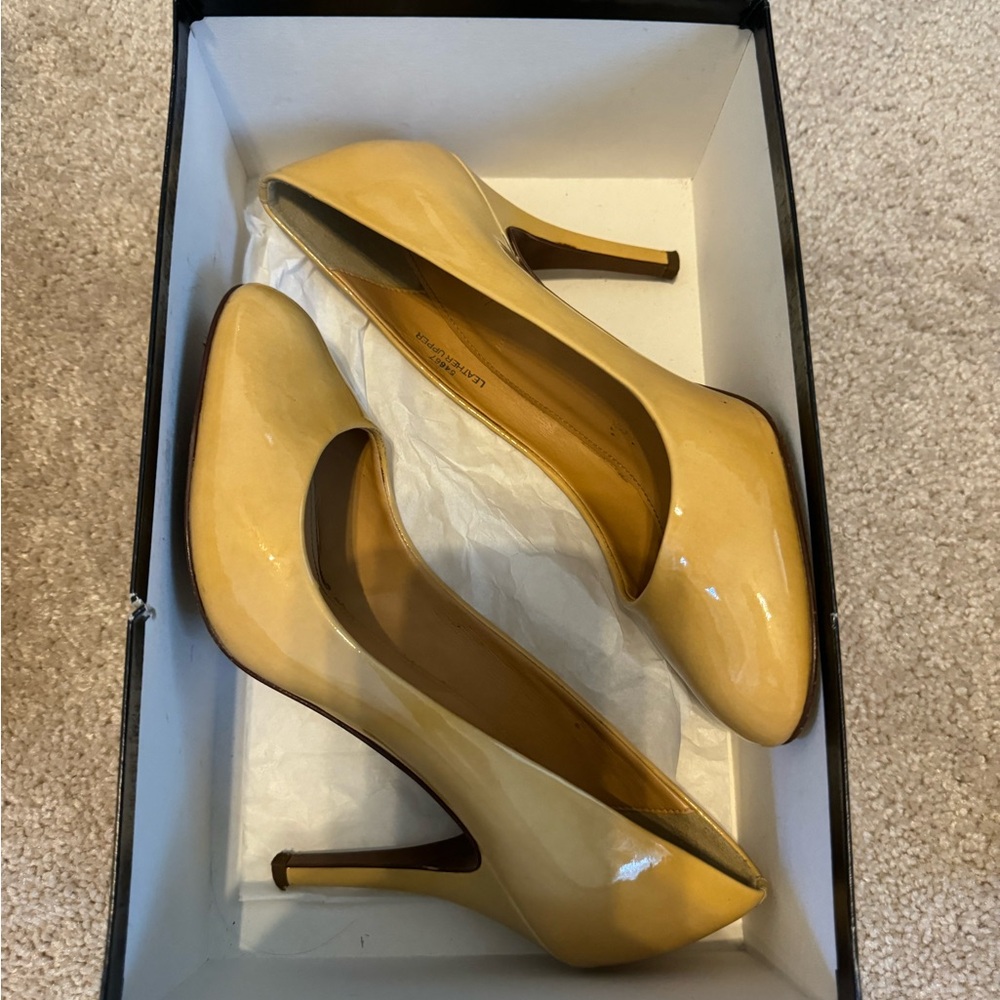 Beige pumps jcrew